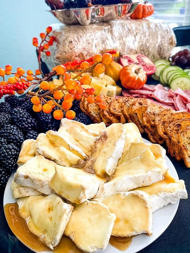 Pearl Honey Spreads - Organic Cinnamon Flavored Creamed Raw Honey - Chemical Free, Dairy Free, Soy Free & 100% Naturally Flavored | 8.8oz Jar