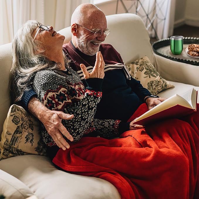 Christmas Gifts Christmas Blanket Set- Includes Luxury Red Blanket, Insulated Mug, Hot Chocolate, Candy & Marshmallows Presents Arrive in Beautiful Gift Bag with Ribbon